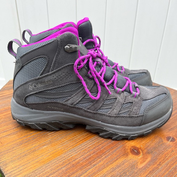 Columbia Shoes - Women’s Columbia Hiking Boots Sz 9.5